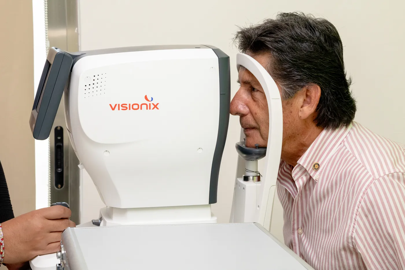 Estudio de diagnóstico con equipo Visionix